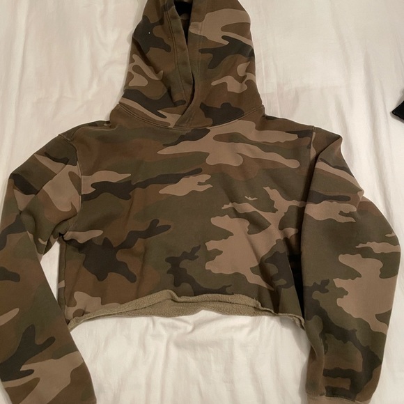 camo tna cropped hoodie!! - Picture 1 of 2